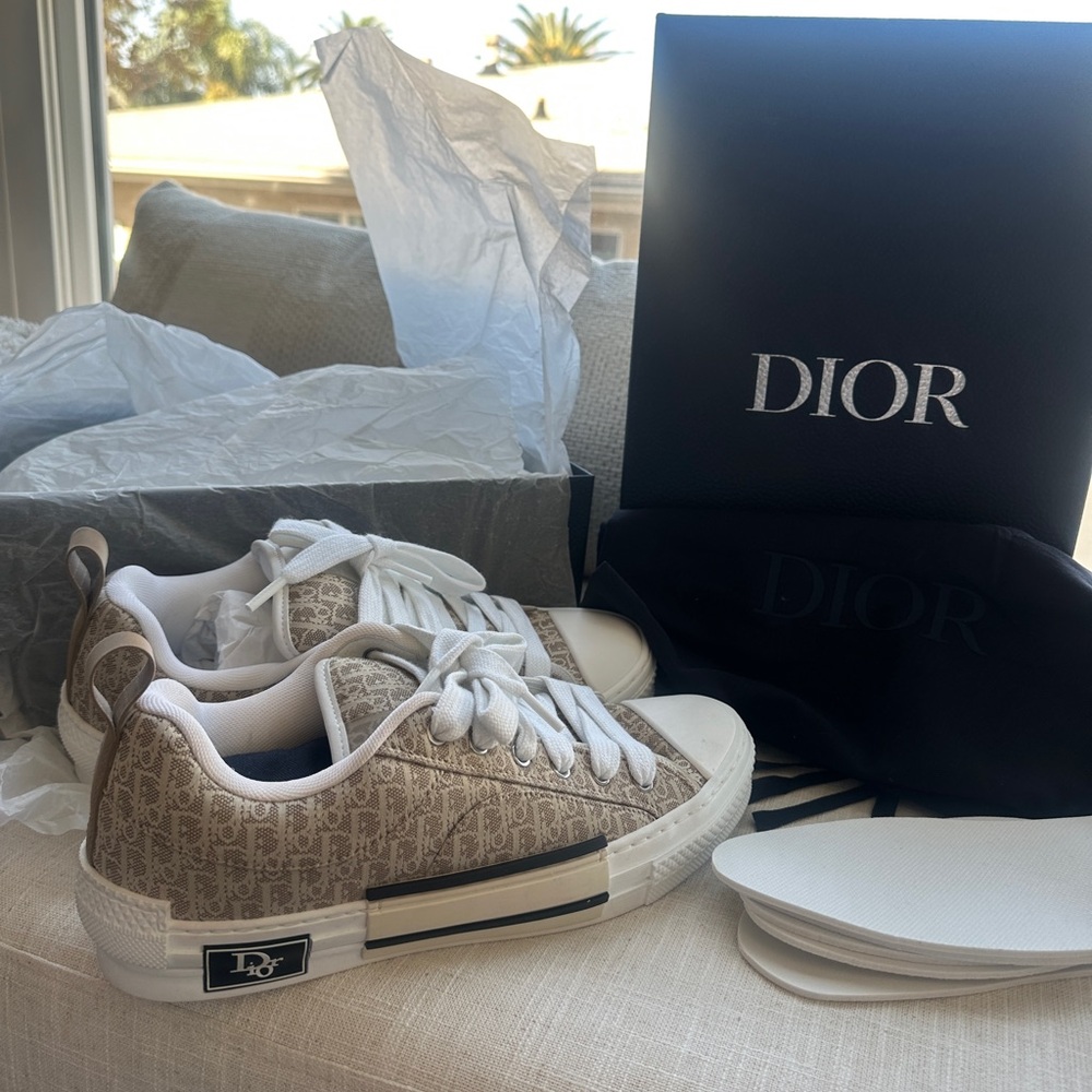 Dior B23 LowTop Show